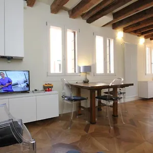 city-apartments-salute-accademia.hotelslidodijesolo.com/